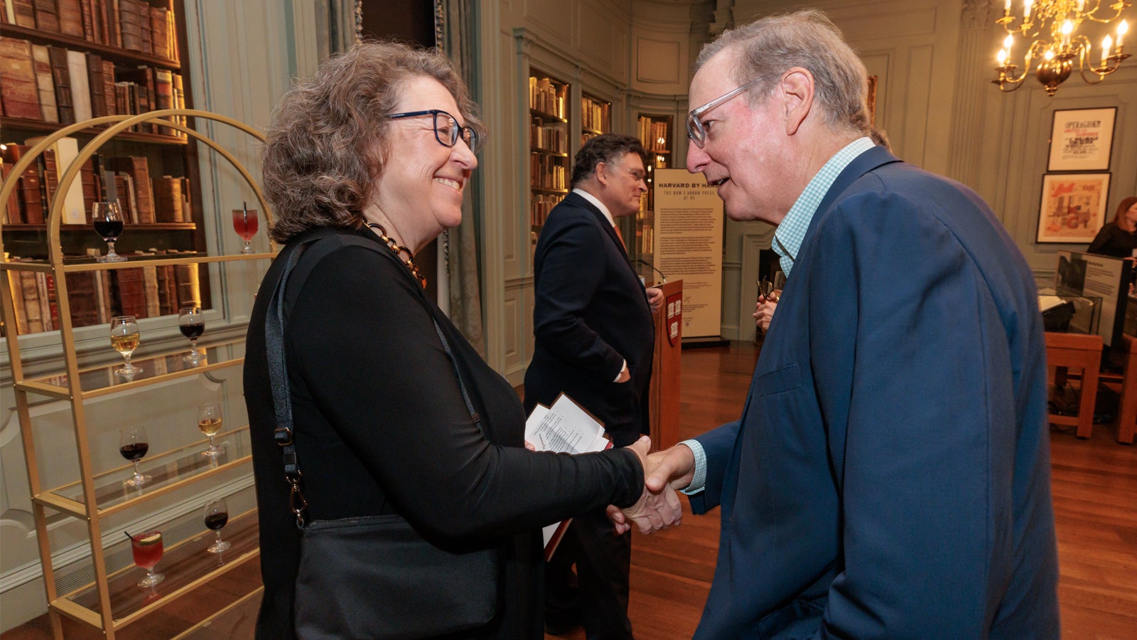 Martha Whitehead and Peter A. Weinberg MBA ’83 in conversation during the welcome reception at the 2024 Global Advisory Council meeting.