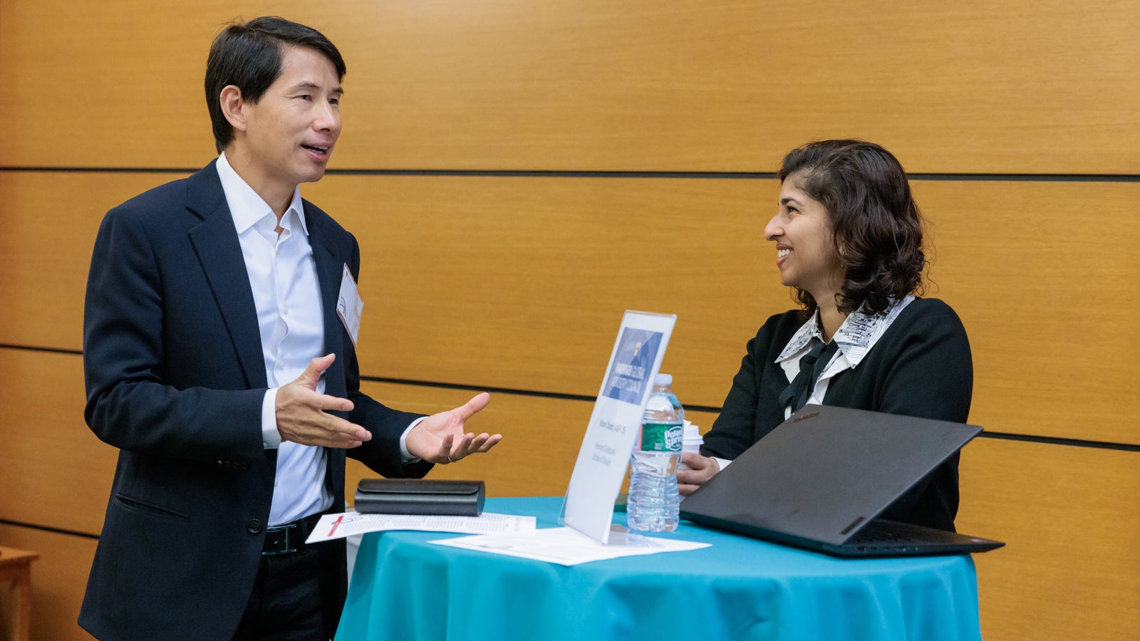 Fred Hu PhD ’93 engaging with Harvard students at the 2024 Global Advisory Council meeting.