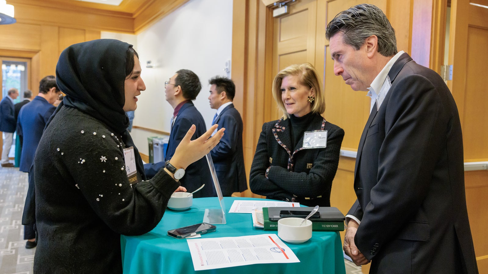 Mary C. Erdoes MBA '93 and Scott D. Malkin AB ’80, MBA ’83, JD ’84 engaging with Harvard students at the 2024 Global Advisory Council meeting.