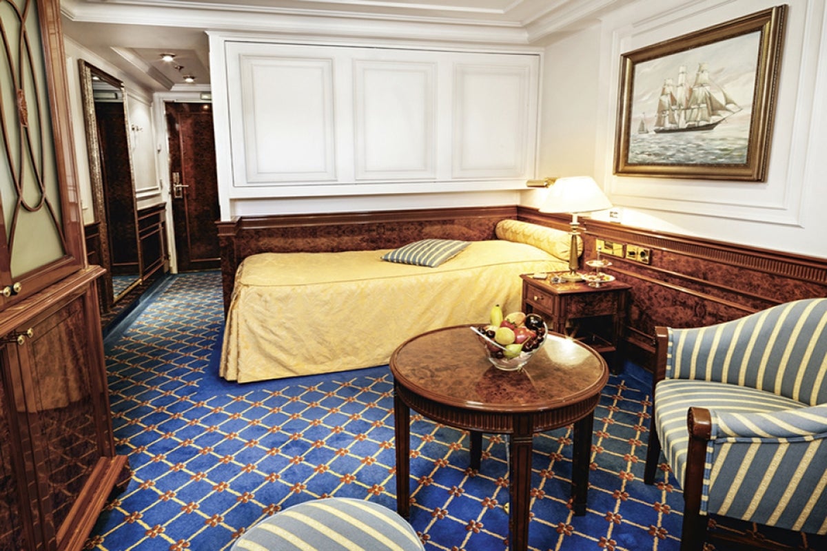 Category 1 Cabins, Cabin Deck: 204-206