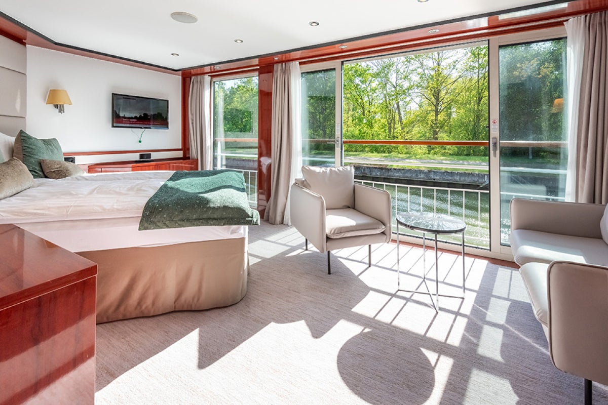 Category 4, Deluxe Cabin, Upper Deck
