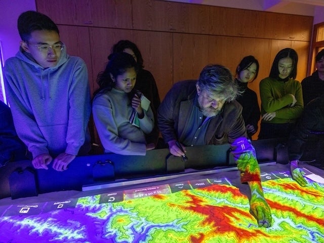 Stephen Guerin of Harvard’s Visualization Research and Teaching Laboratory explains the Simtable to GSD master of landscape architecture students