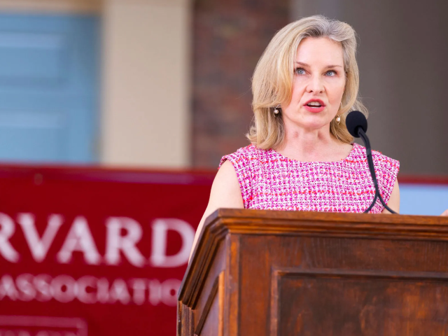 Mary Louise Kelly delivers Harvard Alumni Day address