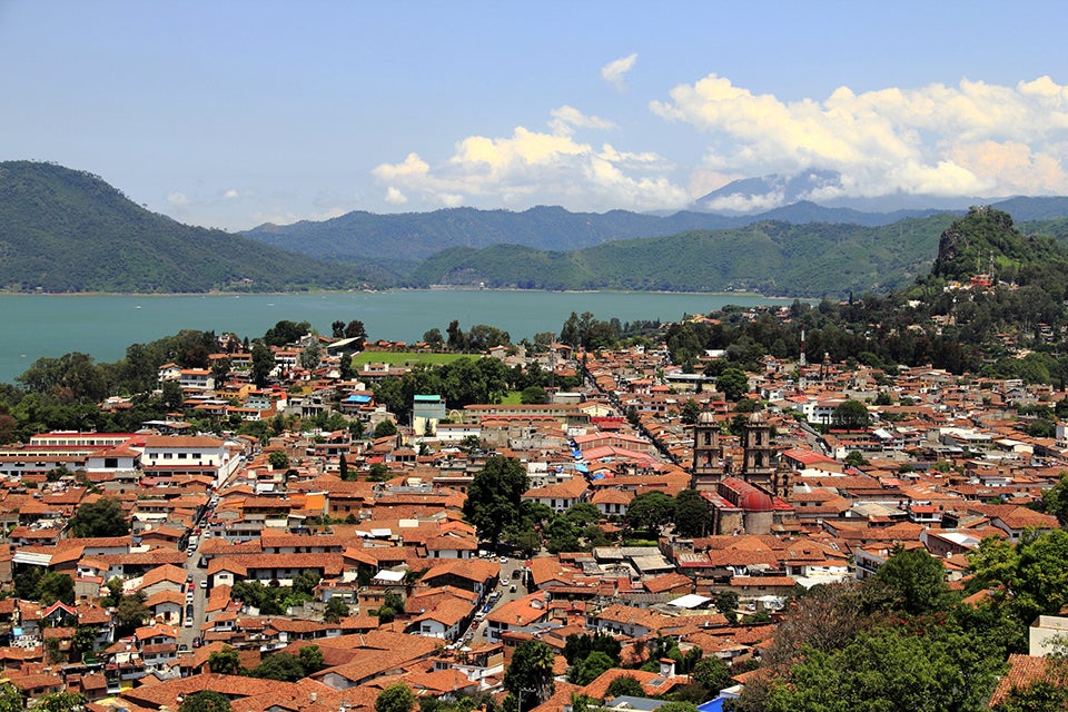 valle de bravo city