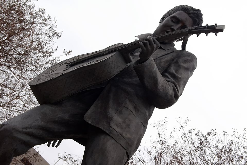 Elvis Statue